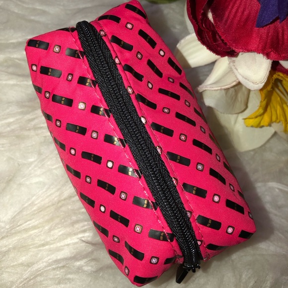 🌺Chanel cosmetic bag🌺 - Picture 2 of 9